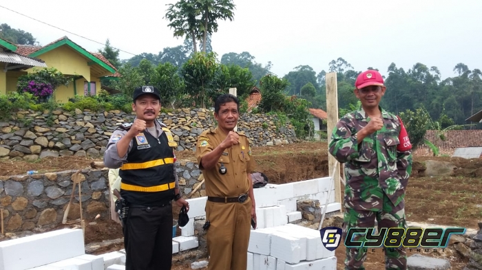 Kades Uma Genjot Pembangunan Desanya Melalui Program Terpadu P2WKSS