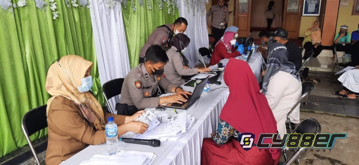 Ratusan Warga Antusias Ikuti Gerai Vaksin Presisi Polri