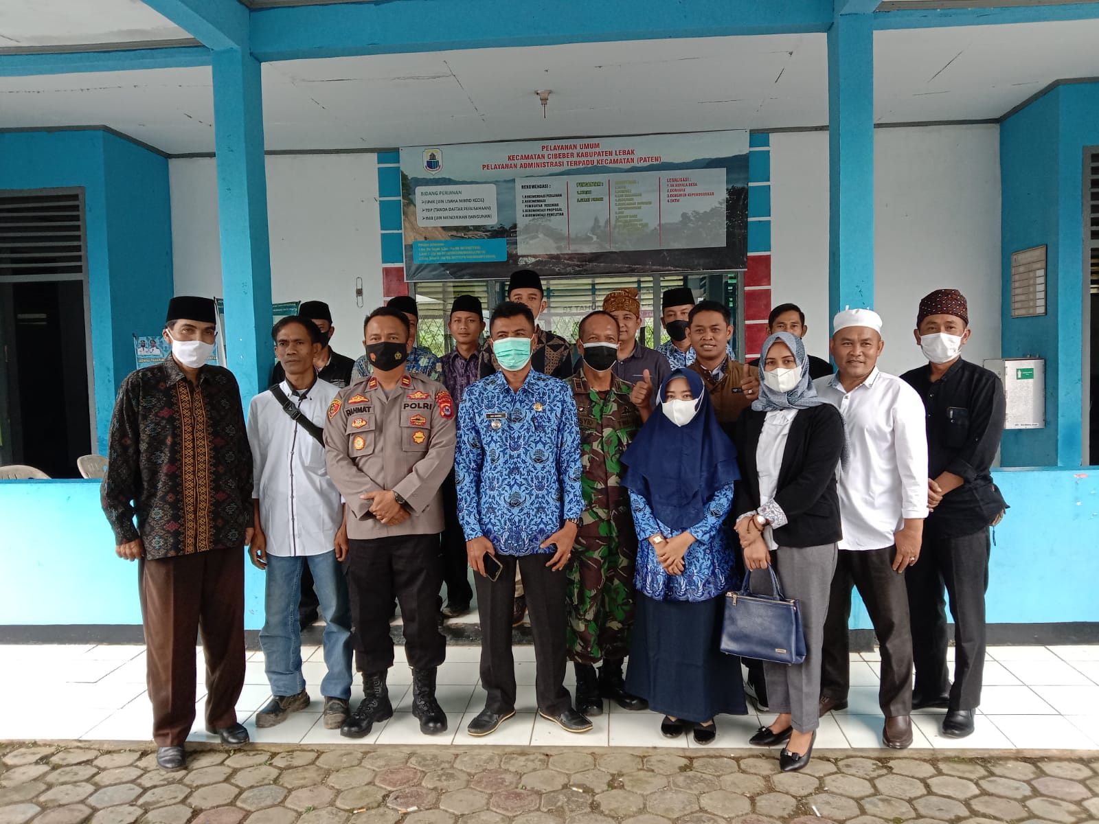 Kapolsek Cibeber Menghadiri Undangan Pembinaan Kepada Calon Kepala Desa Terpilih Pada Pilkades Serentak Tahun 2021