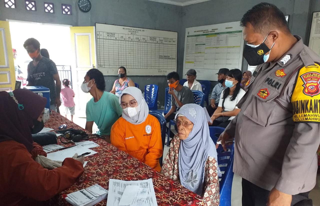 Polisi Ajak Lansia untuk Vaksinasi Secara Door to Door