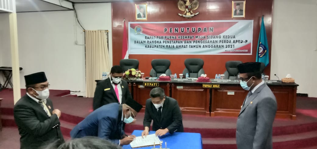 Rapat Paripurna Penetapan dan Pengesahan Perda APBD-P Raja Ampat Tahun 2021 Resmi Ditutup