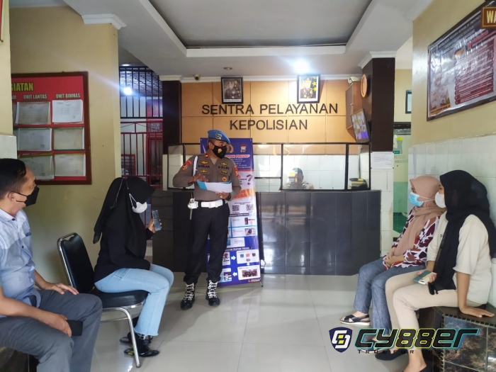 Aplikasi Propam Presisi, Kanit Provost Polsek Mamajang Berikan Sosialisasi Pada Masyarakat