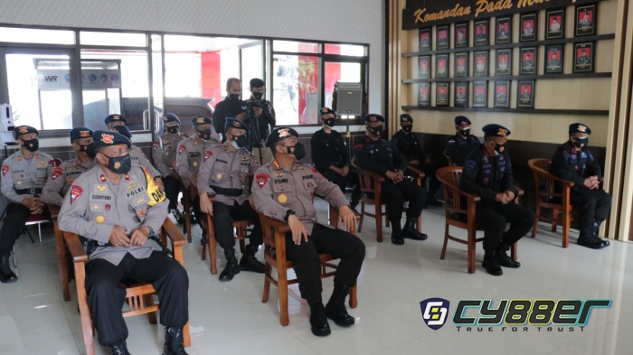 DANSAT BRIMOB POLDA JABAR​​​​​​​ Lepas 6 Personel Amankan PEPARNAS XVI Papua