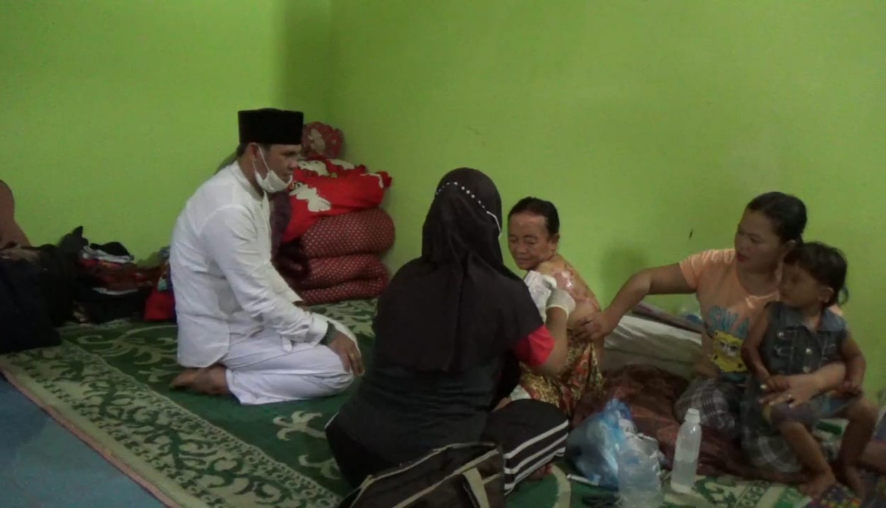 DPRD Tanggamus Kunjungi Rohman dan Keluarga, Korban Kebakaran di Dusun Seranggi