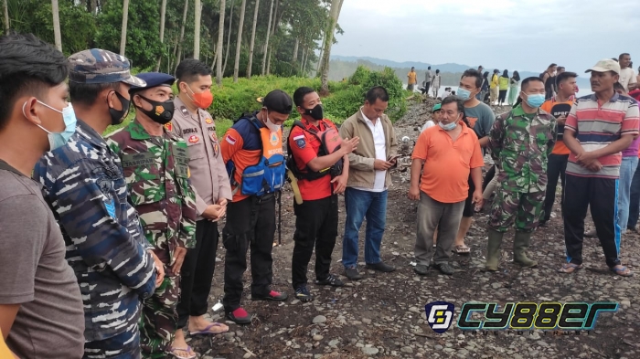 Dua Remaja Terseret Ombak di Pantai Terbaya, Satu Orang Ditemukan Meninggal