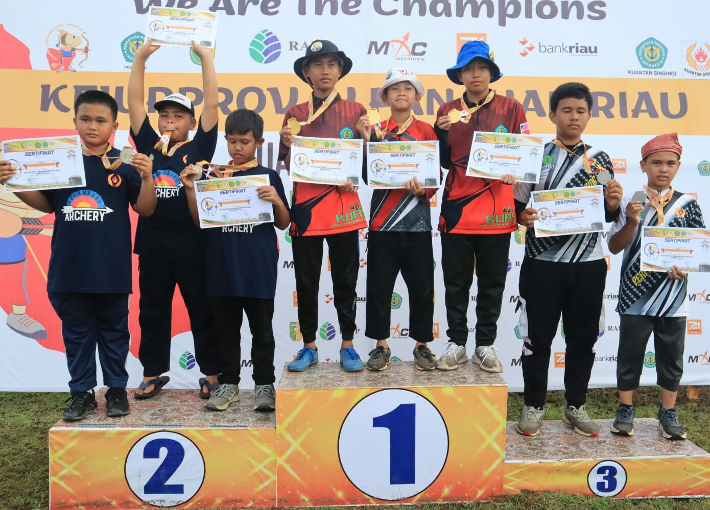 Atlet Panah Inhu Raih 11 Medali Kejurprov IV Panahan Riau di Kuansing
