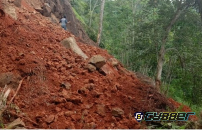 Akses Menuju Kampung Halaman Pedangdut Lesti Kejora Tertutup Longsor