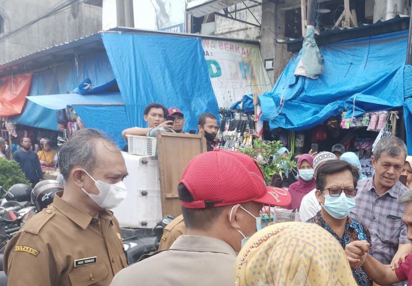 Masyarakat Menilai, Kemacetan yang Diakibatkan Maraknya PKL Karna Kurangnya Perhatian dari Instansi Terkait