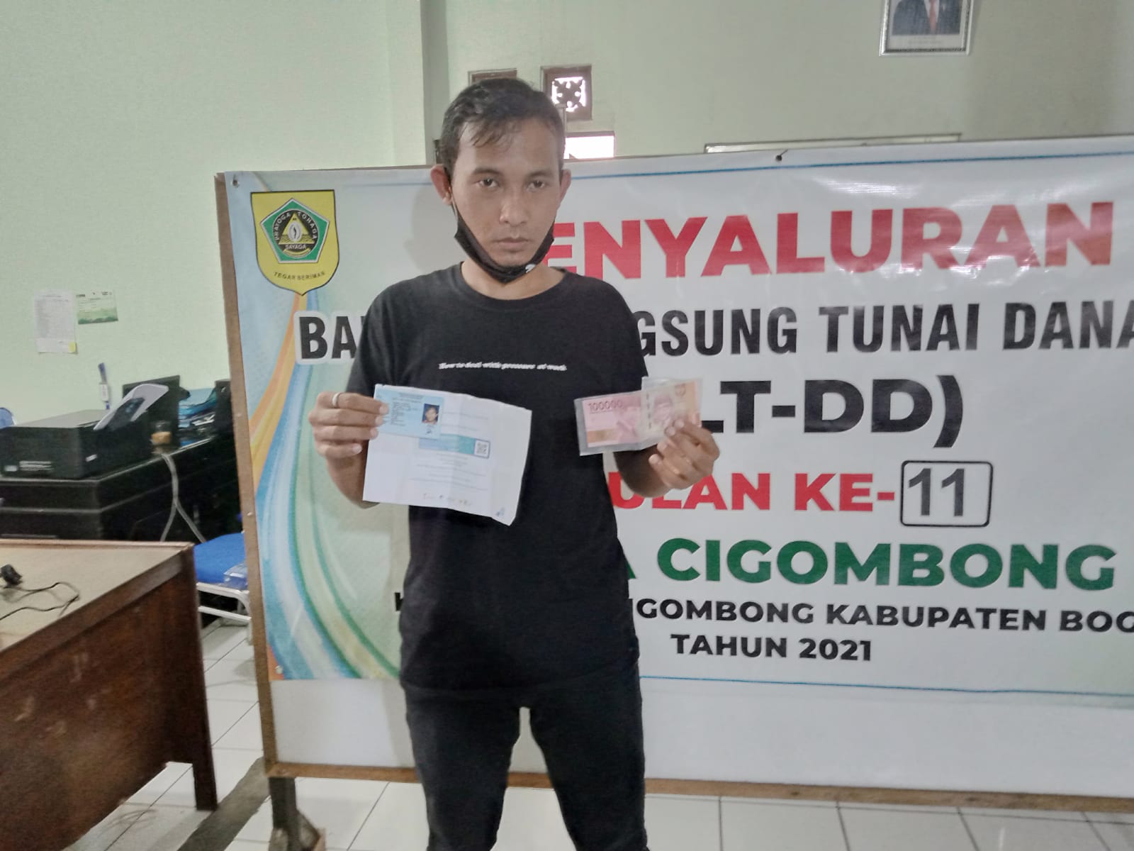Sebanyak 90 KPM di Desa Cigombong Menerima BLT-DD