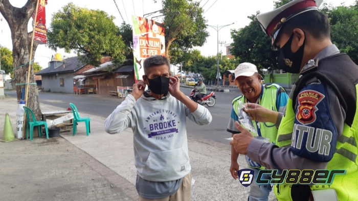 Operasi Zebra 2021, Polisi Utamakan Bagi-Bagi Masker pada Pengendara 