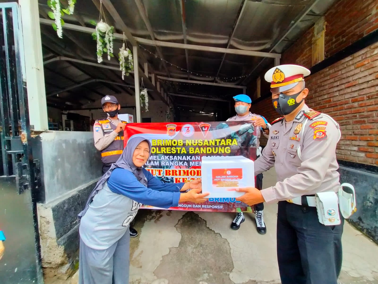 Purnawirawan Polri dan Warakauri Mendapat Bansos Sembako
