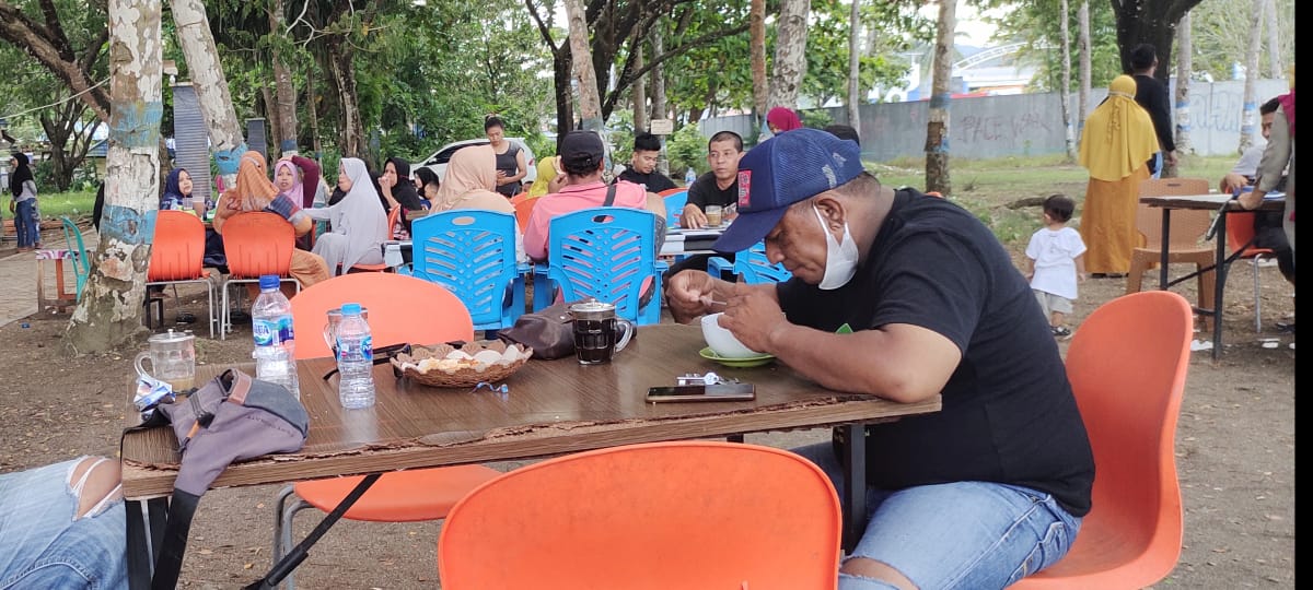 Warkop di Area Pantai WTC Mulai Ramai Dikunjungi, Pemda Diminta Pulihkan Ekonomi