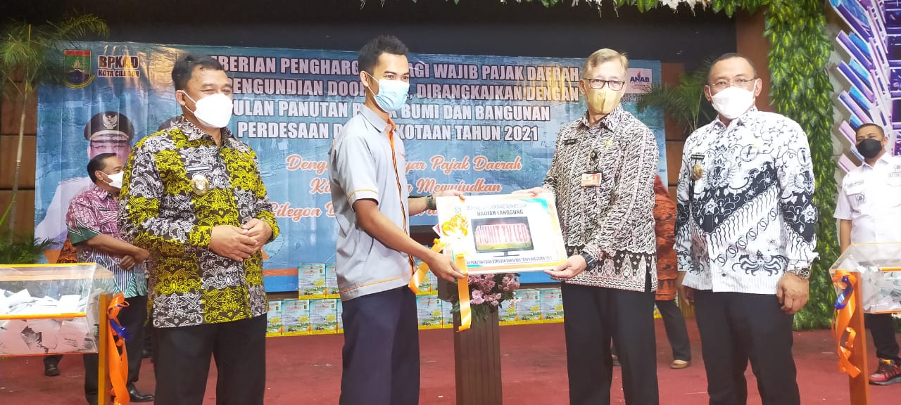 BPKAD Kota Cilegon Berikan Penghargaan Bagi Wajib Pajak Daerah