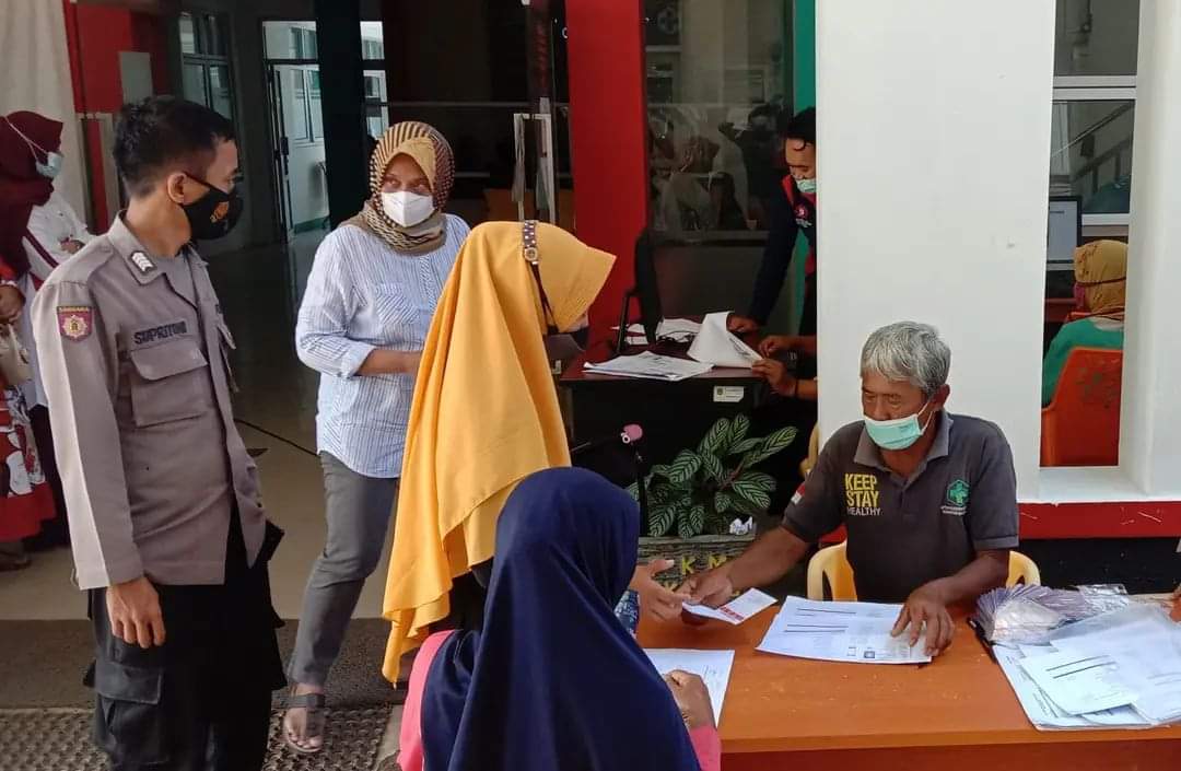 Polisi Monitoring Vaksinasi dan Himbau Prokes