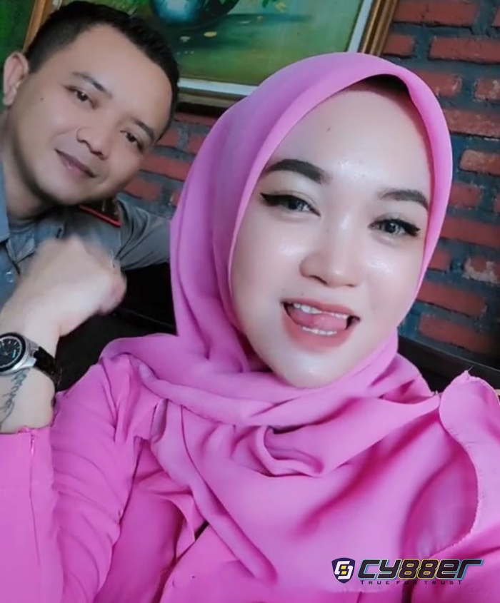 Gegara Tiktokan Ngaku Anggota Polri, Sepasang Kekasih di Karawang Diamankan Polisi