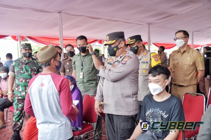Kapolda Jabar Tinjau Gebyar Vaksinasi Presisi Polresta Bandung