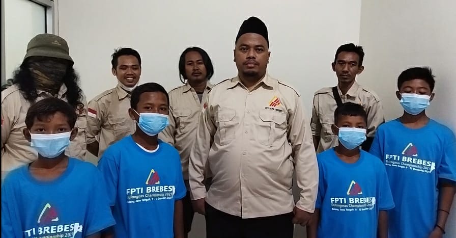 Ketua FPTI Brebes dan  Pengurus Melepas Keberangkatan 4 Atlit Putra ke Juaraan Dulongmas Batang 2021