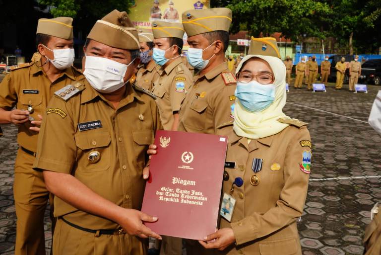 236 PNS di Lingkungan Pemkab Garut Mendapatkan Penghargaan Satya Lancana Karya Satya Presiden RI