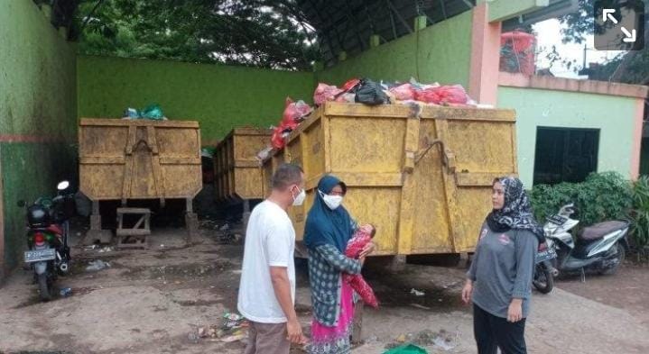 Diduga Hasil Hubungan Gelap, Seorang Bayi Perempuan Di Buang ke Tempat Sampah.