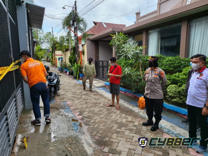 Gudang Penyimpanan Toko Amigos Terbakar, Kapolsek Mamajang Datangi TKP