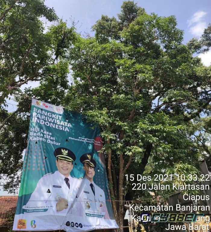 Disenggol Straight News Cyber88, Baliho Bergambar Bupati dan Wakilnya Berpindah ke Kawasan Kantor Kecamatan