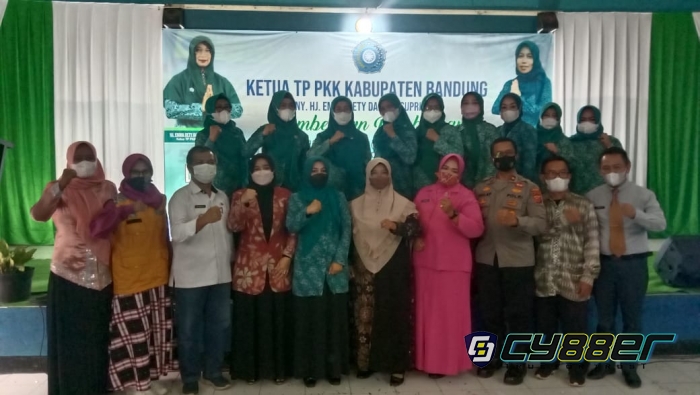 Hj.Ema Dety Arahkan Ketua Tim Penggerak PKK Desa Turun ke Lapangan