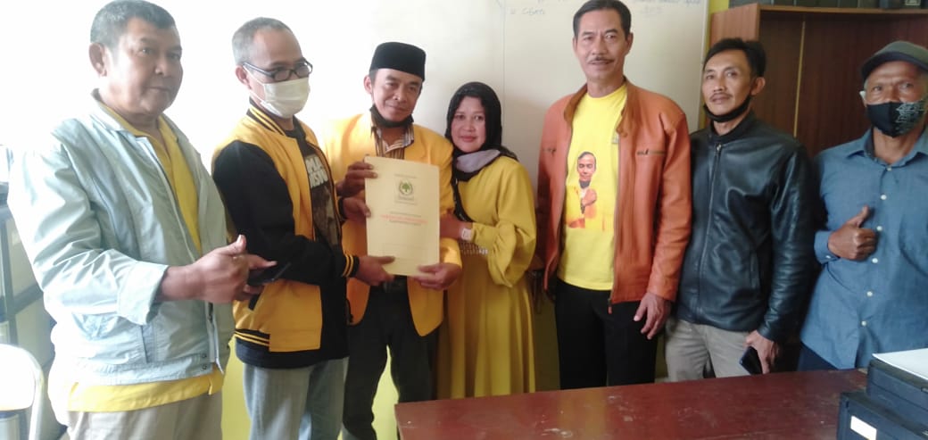 Kader Muda Partai Golkar, Moh. Darda Padili Serahkan Berkas ke Panitia Penjaringan Bacaleg 2024 