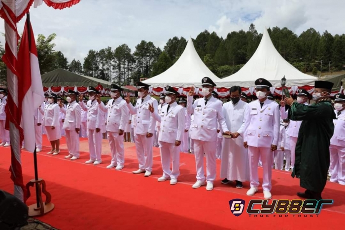 Di Salib Kasih Tarutung, 199 Kades Diambil Sumpah Janji Layani Rakyat