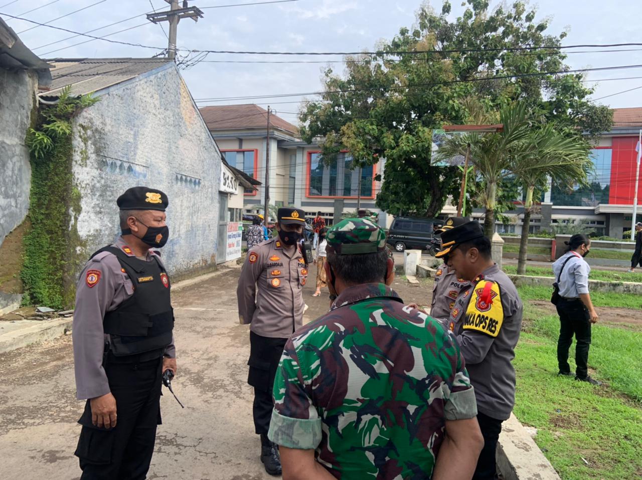 Beri Rasa Aman Saat Natal, Sat Samapta Polres Majalengka Patroli ke Sejumlah Gereja 