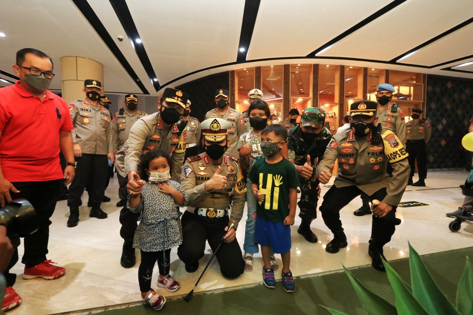 Kakorlantas, Asops, dan Kadiv Humas Polri Pastikan Penerapan Prokes di Tempat Publik