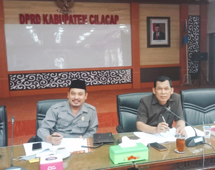Rapat Pansus 17 Tentang Retribusi Persetujuan Bangunan Gedung