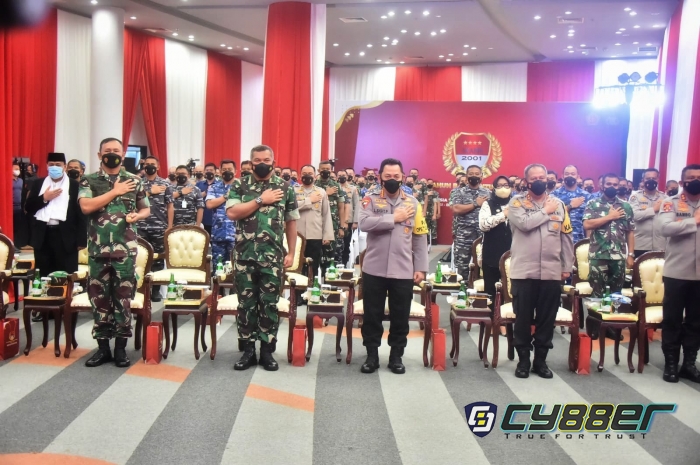 Danrem 061/Sk Hadiri Kunjungan Kapolri dan Kasum TNI Pelaksanaan Vaksinasi Massal yang Diselenggarakan Akabri 2001