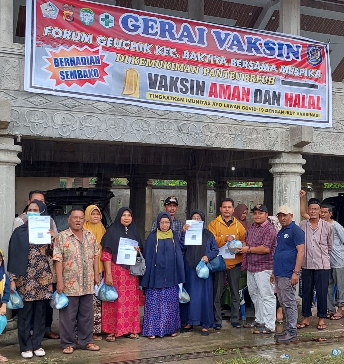 Gerai Vaksinasi Massal di Pemukiman Penteu Breuh