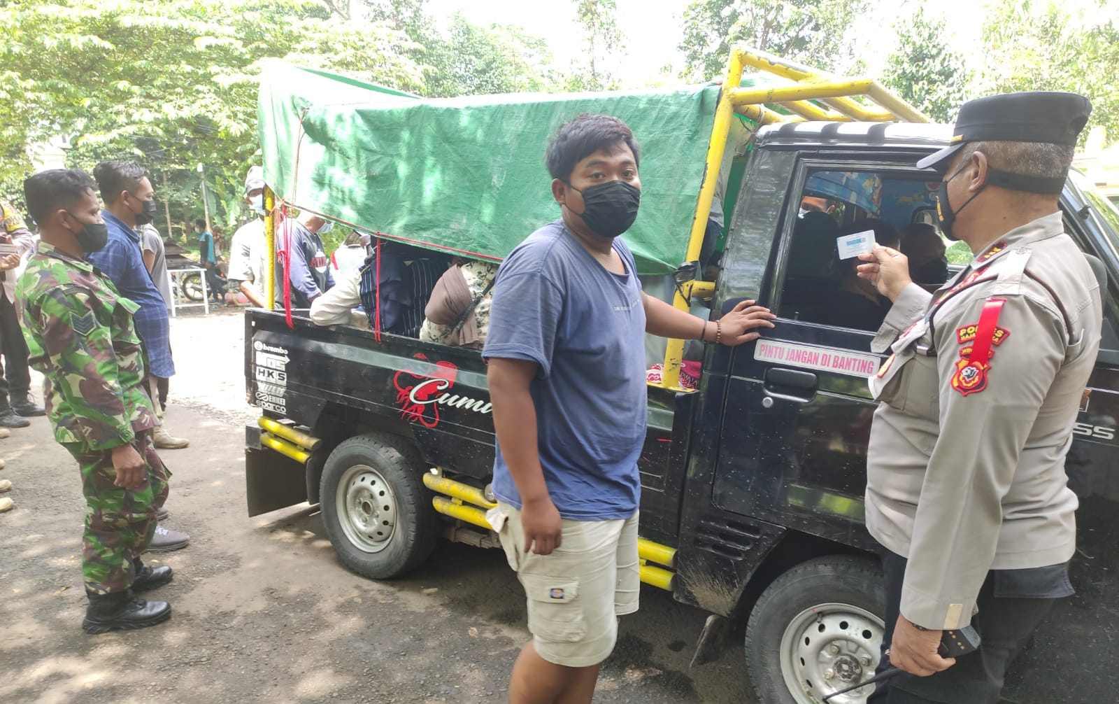 Polsek Sukahaji Lakukan Sweeping Vaksin
