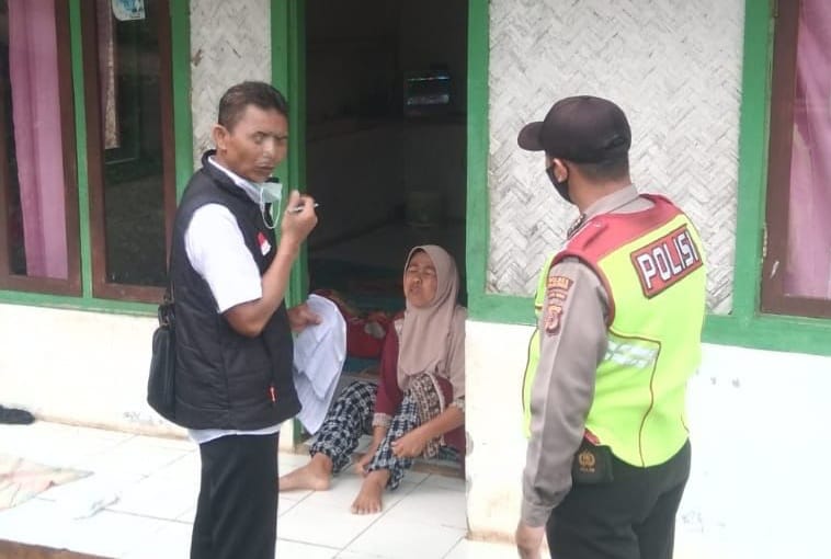 Sukseskan Vaksinasi, Polsek Malausma Jemput Warga untuk Vaksinasi
