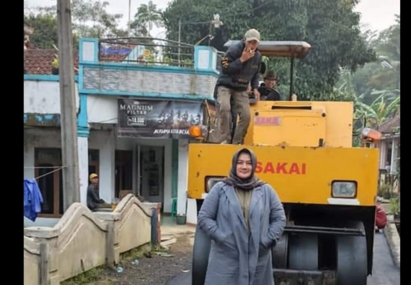 Baru Tersentuh Setelah 30 Tahun, Kades Cantik di Subang Realisasikan Pembangunan Jalan Kabupaten