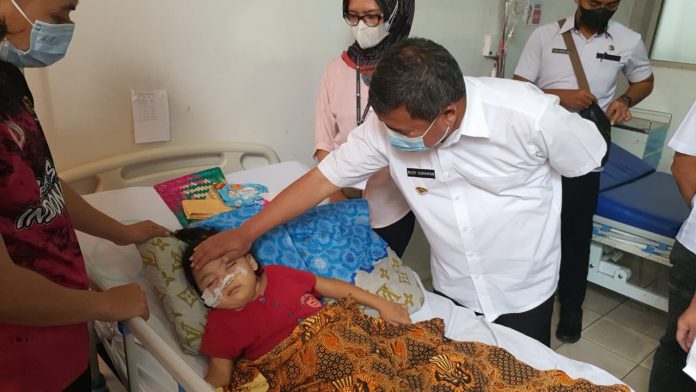 Bupati Garut Kunjungi Gintan Maryani