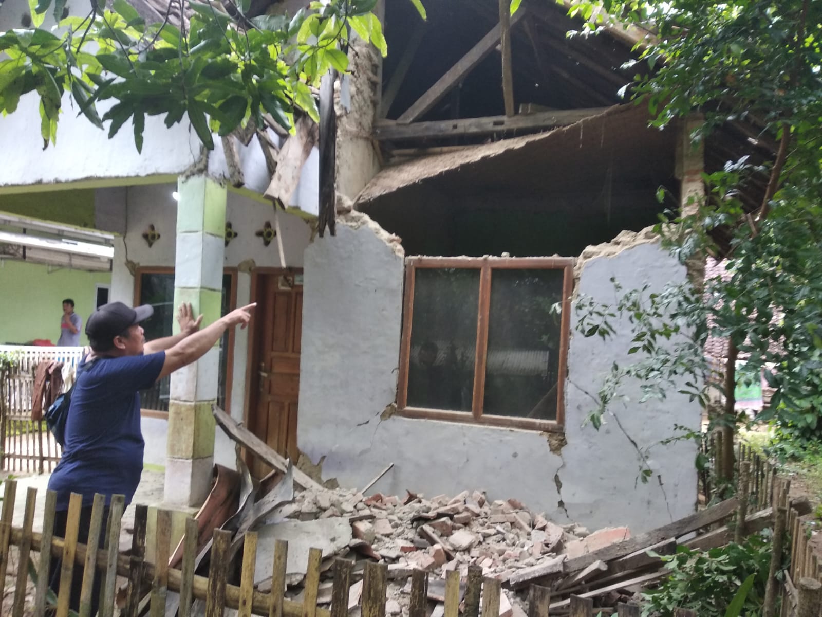 Kabid Humas Polda Banten Sampaikan Hasil Monitoring Pasca Gempa di Wilayah Hukum Polres Lebak.