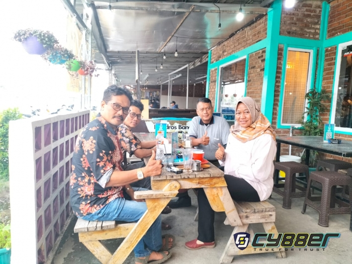 Ngobrol Santai Pegiat Media di De Henz Coffee Jelang HPN 2022 