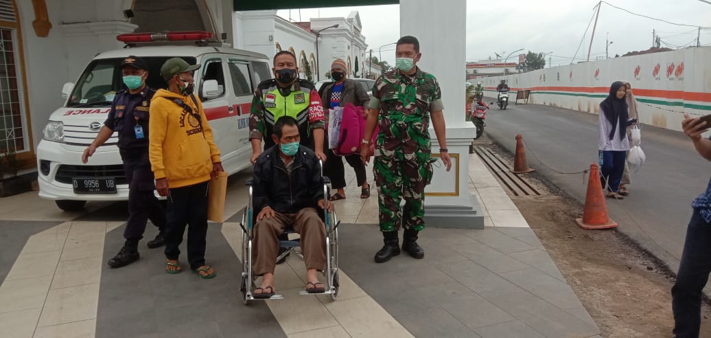 Ny. Hetty Andika Perkasa Bantu Operasi Gratis Penderita Hernia
