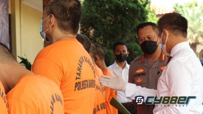 8 Tersangka Kasus Narkoba Diciduk Polisi