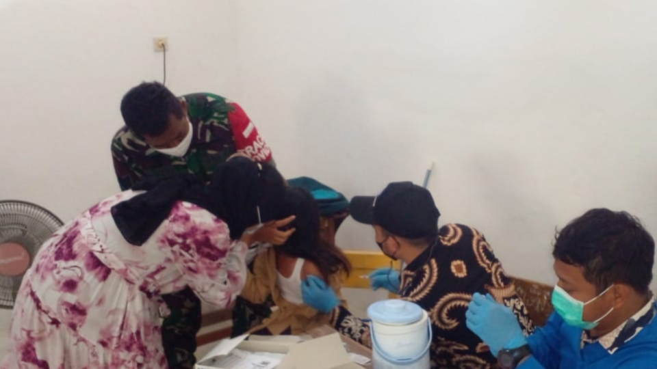 Koramil 0621-22/Parung Monitor Percepatan Vaksinasi Anak di SDN 02 Cibogo