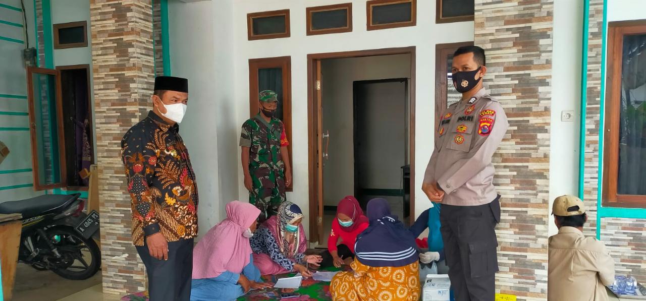 Polsek Cilograng Gencar Melaksanakan Vaksinasi