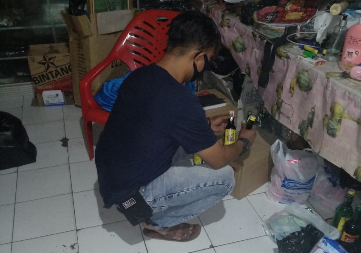 Antisipasi Kejahatan, Unit Reskrim Polsek Baleendah razia miras 