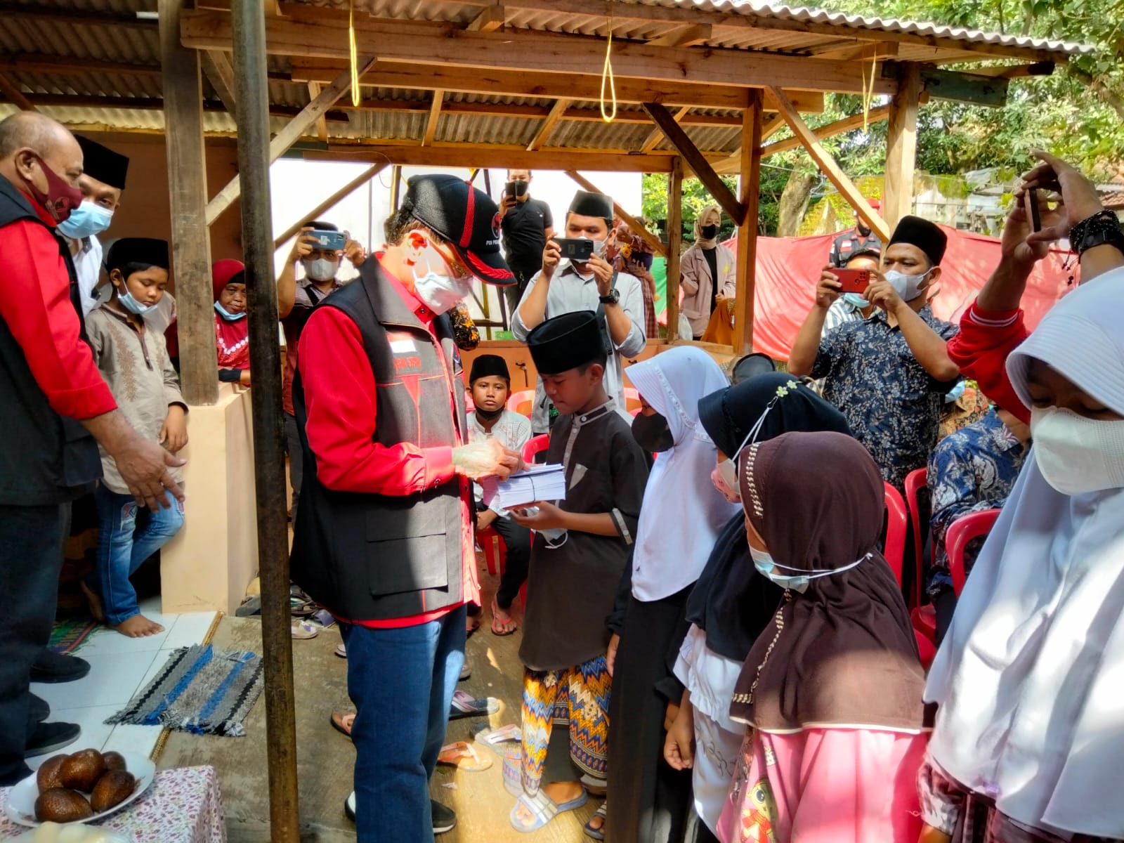 HUT ke-49, DPC PDIP Kabupaten Majalengka Lakukan Baksos