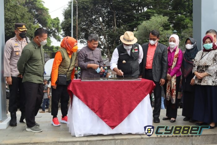 Gubernur Jabar Resmikan Alun-Alun Garut