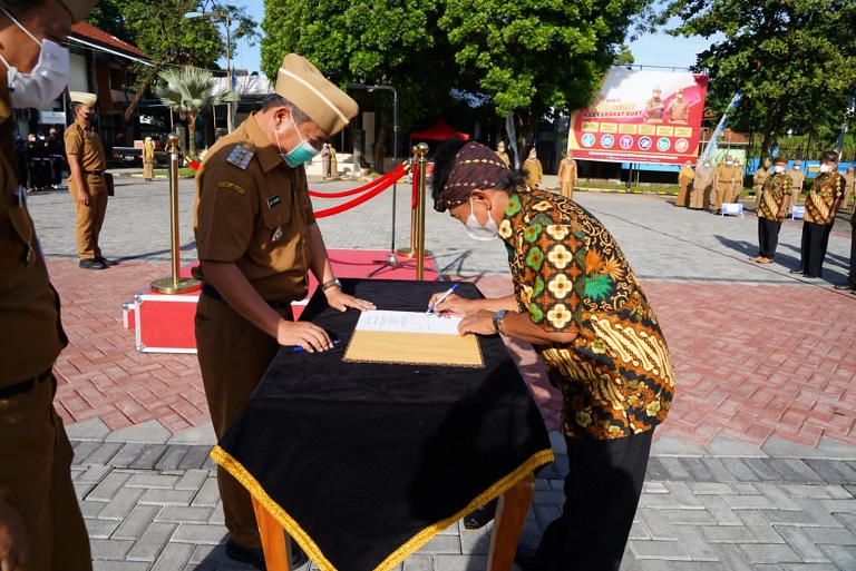Bupati Garut Kukuhkan Pengurus DKG Periode 2022-2026