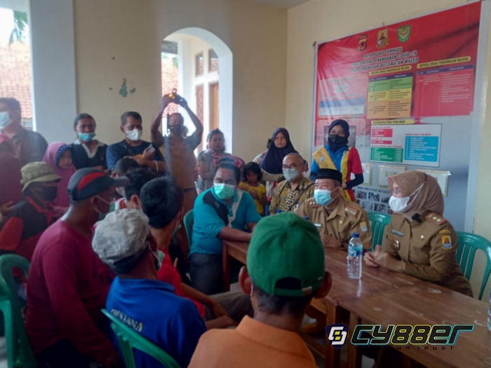 Wabup Cirebon Dialog Langsung dengan Warga di Dua Desa di Kec. Waled, Terkait Penanganan Banjir.