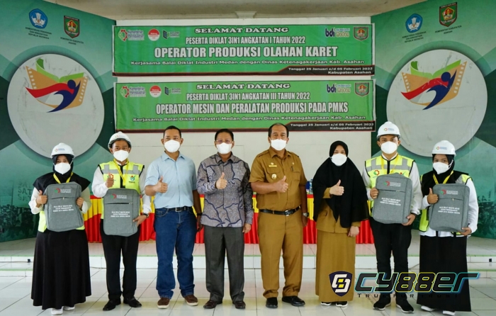 Wakil Bupati  Taufik Zainal Abidin Buka Diklat 3in1 