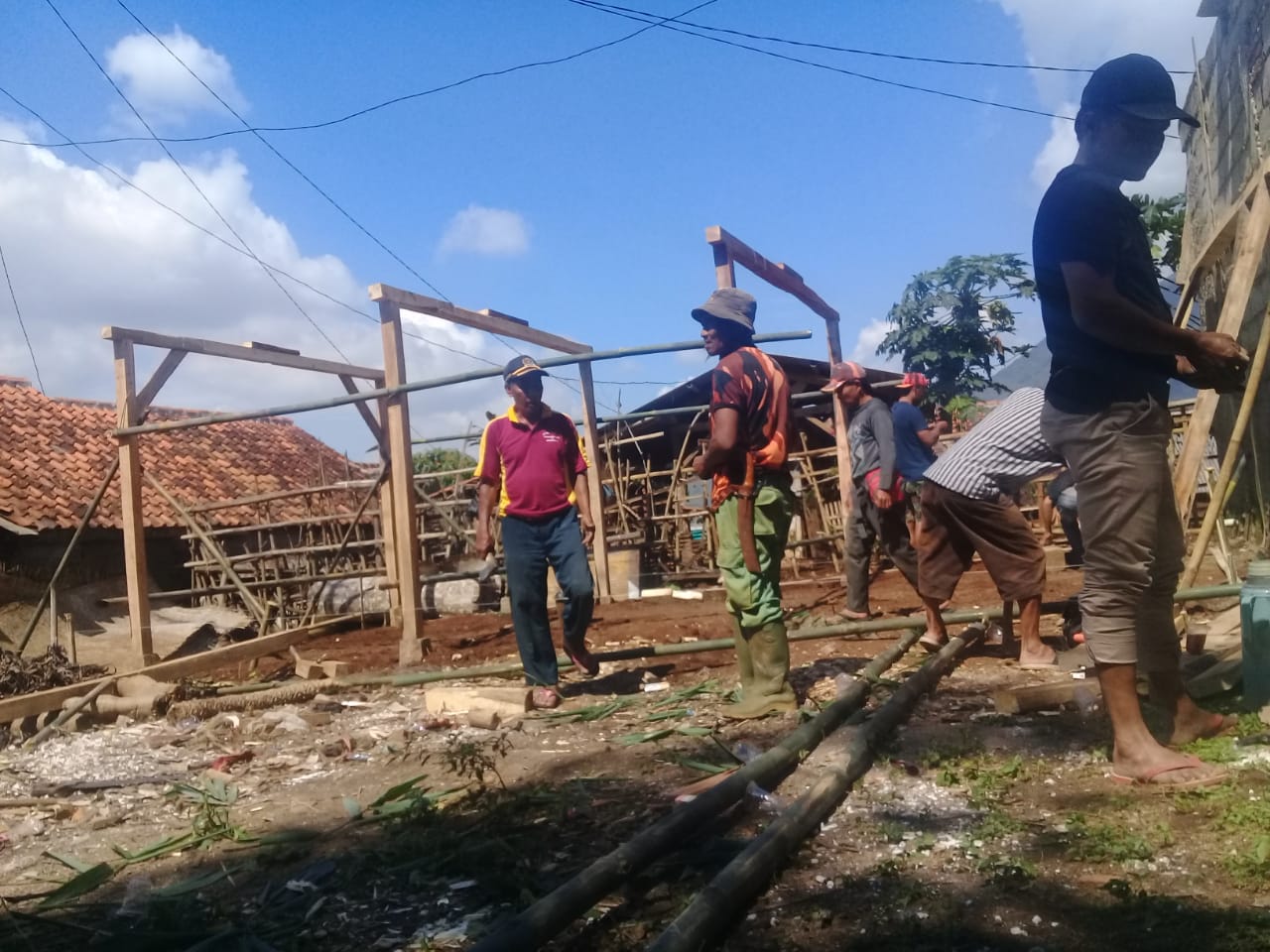 Ormas PP Sukarapih Bantu Warga Bangun Rutilahu